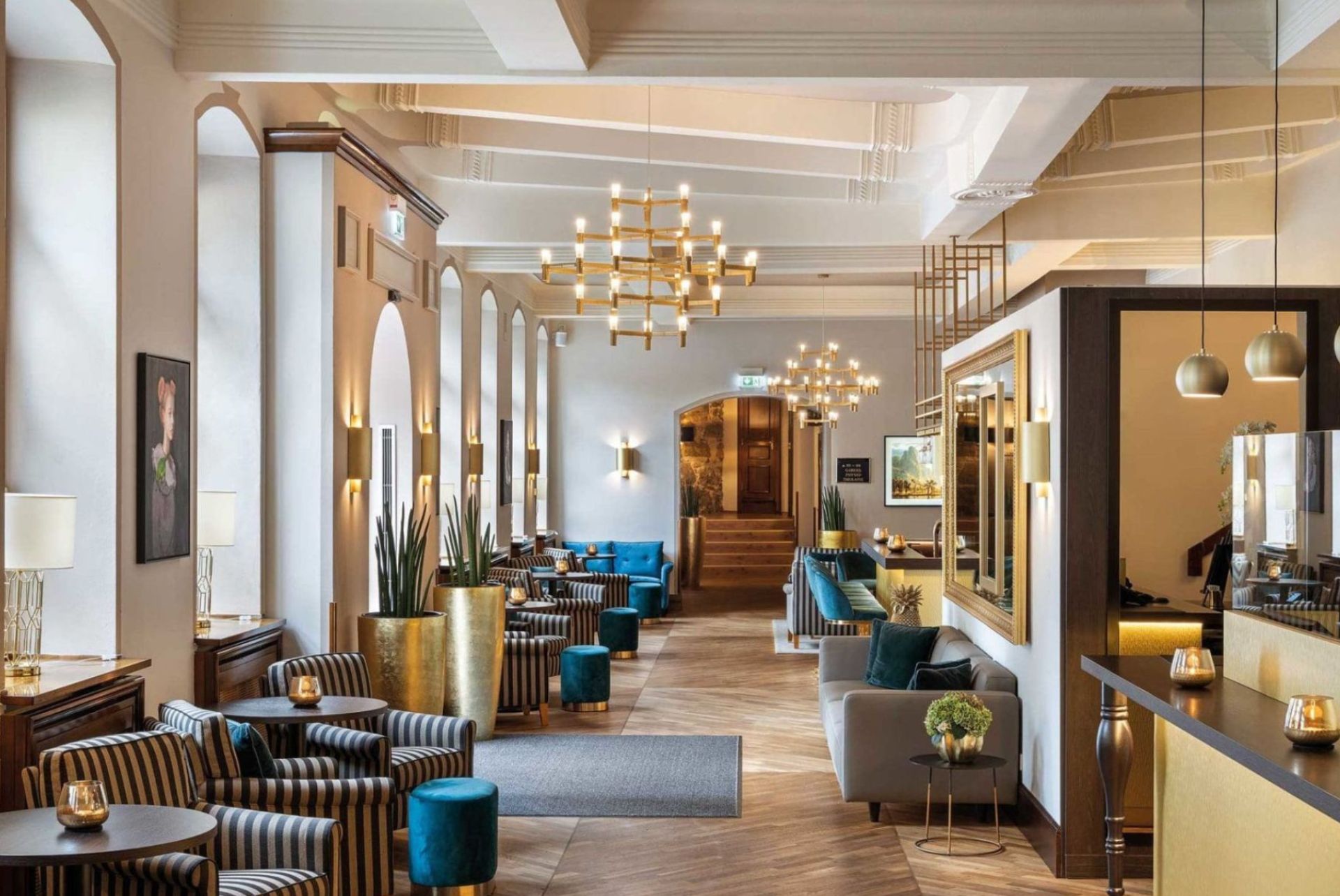 Zeitlose Eleganz – Willkommen in der BW Premier Collection Stilvolle Hotellobby der BW Premier Collection mit edlem Interieur, warmem Licht und einladender Atmosphäre.